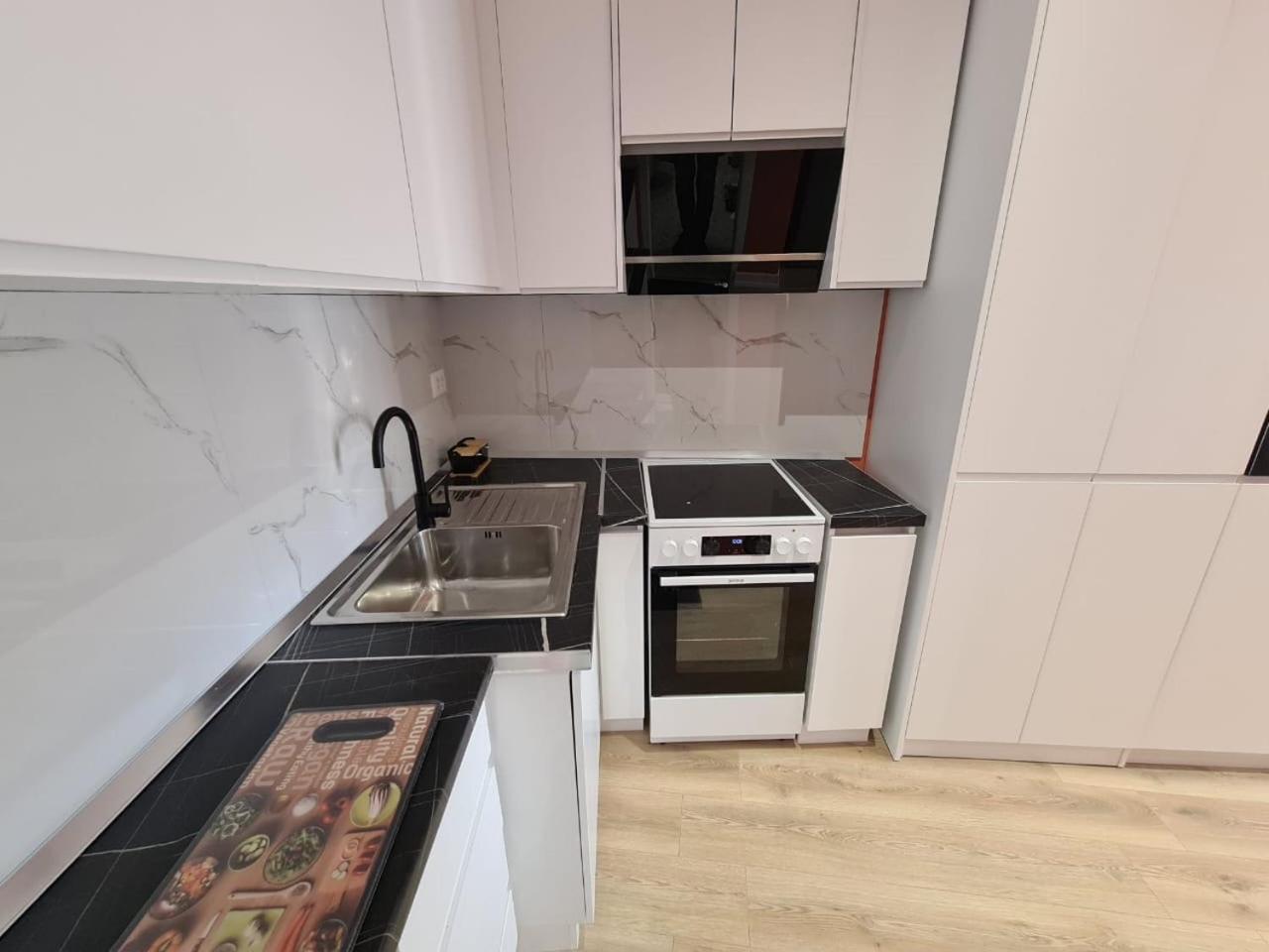 Tirana Center Apartaments Zewnętrze zdjęcie